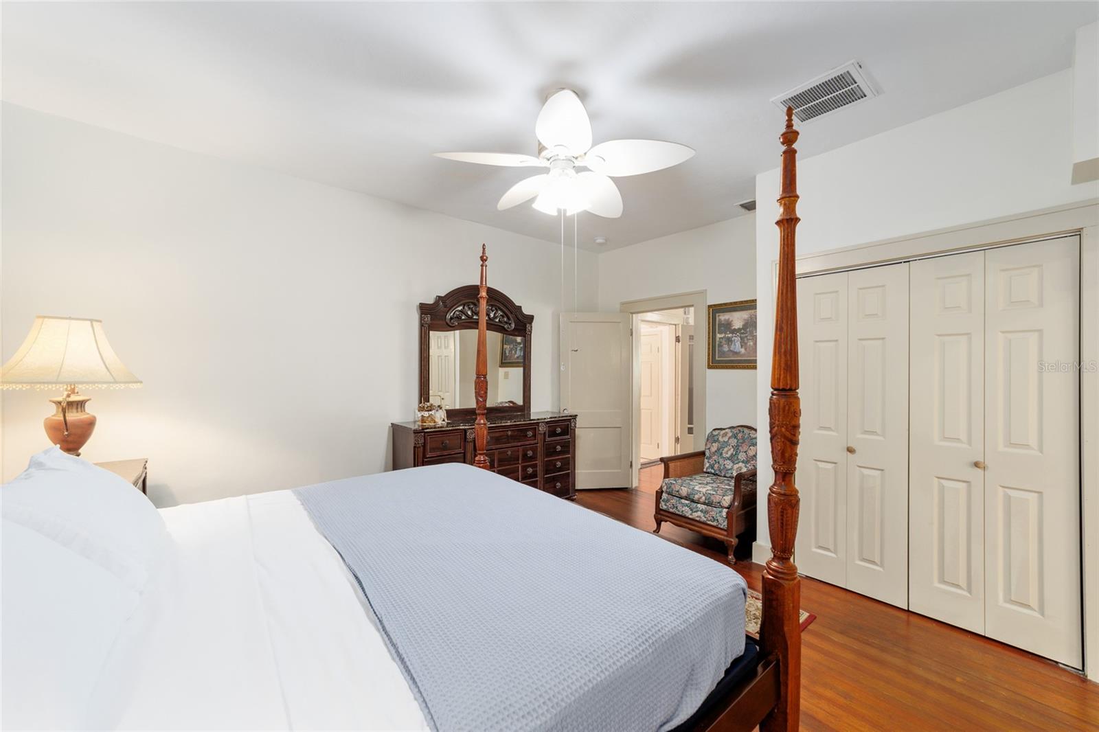 Image 31 of 51 For 20693 Walnut Street