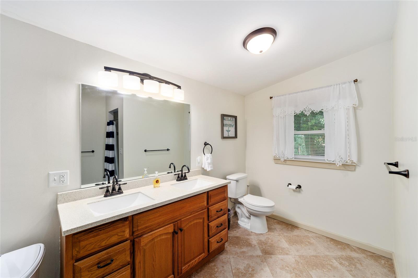 Image 32 of 51 For 20693 Walnut Street