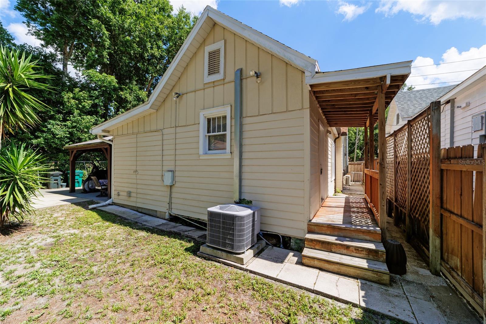 Image 37 of 51 For 20693 Walnut Street