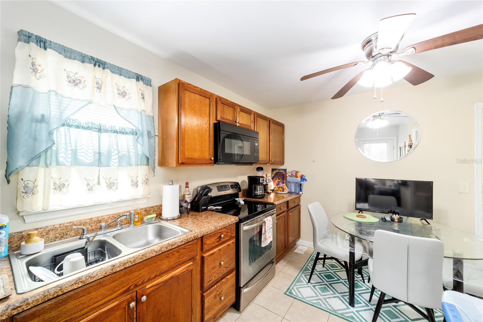 Image 42 of 51 For 20693 Walnut Street