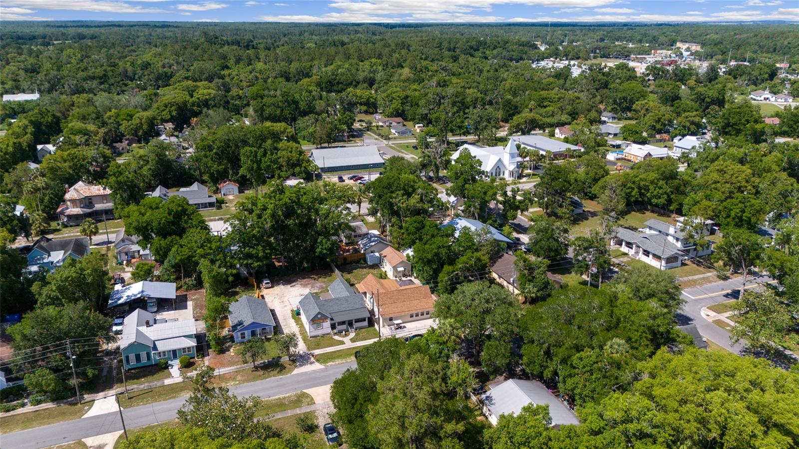 Image 48 of 51 For 20693 Walnut Street