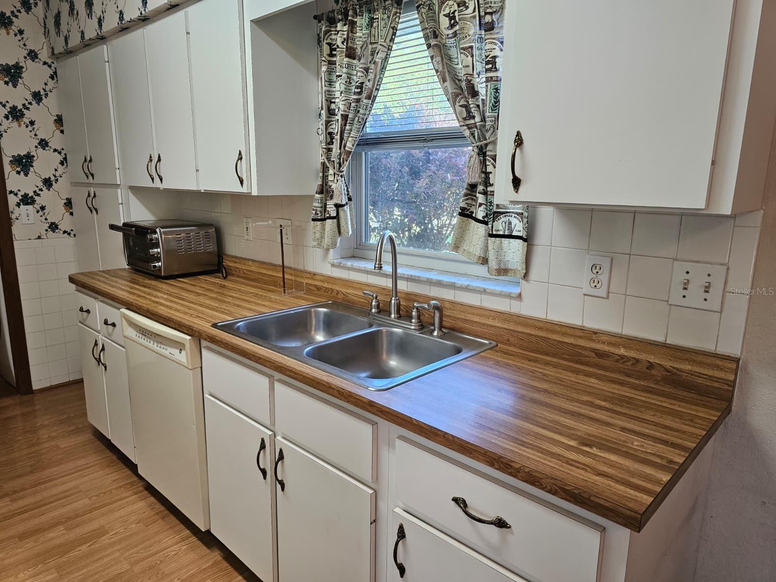 Image 7 of 33 For 11970 74th Terrace