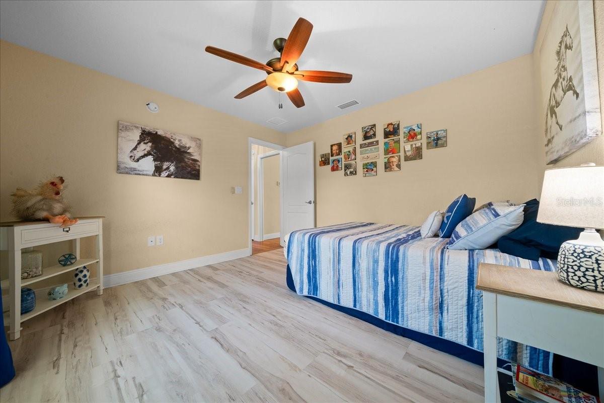 Image 27 of 61 For 5400 Yearling Drive