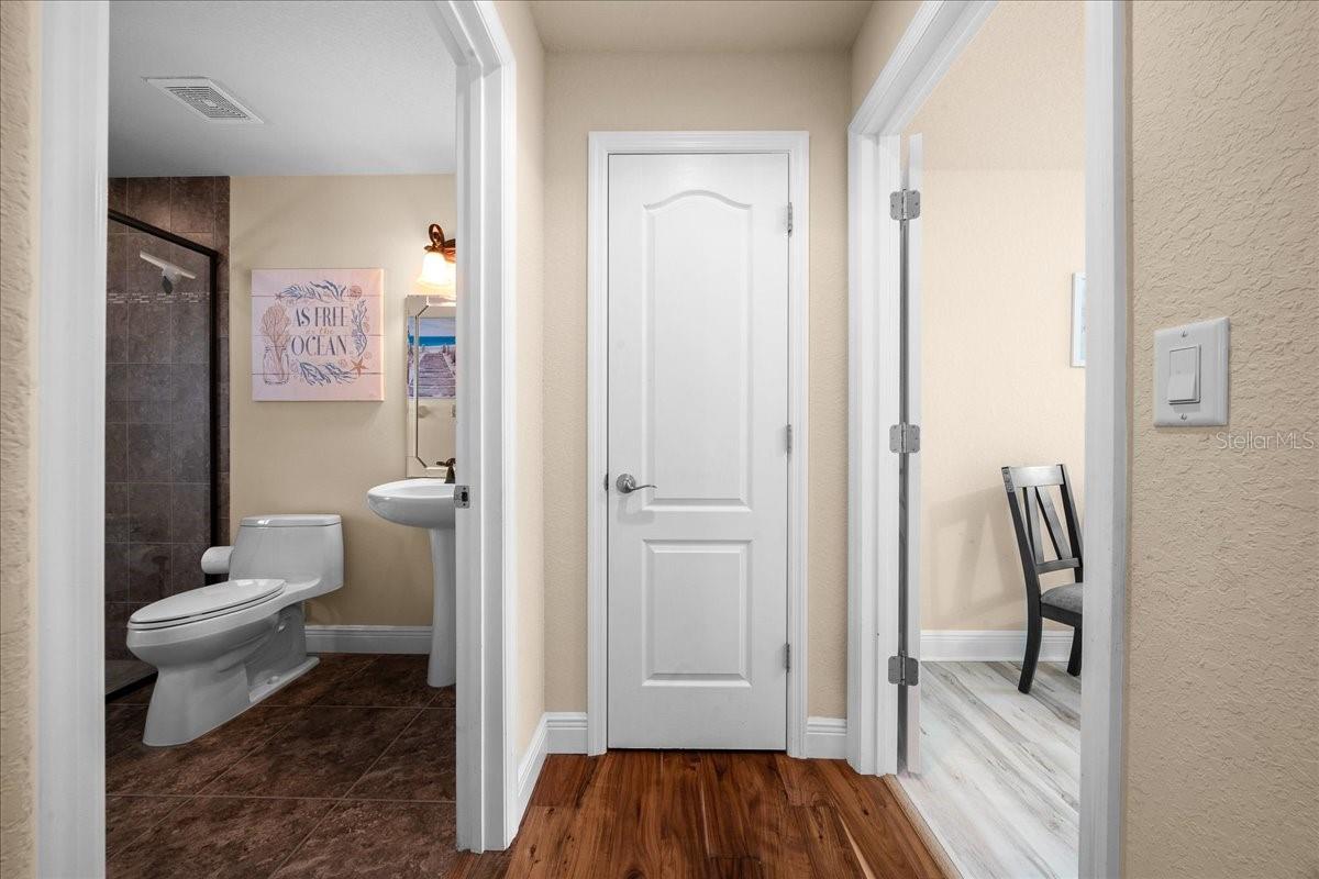 Image 28 of 61 For 5400 Yearling Drive