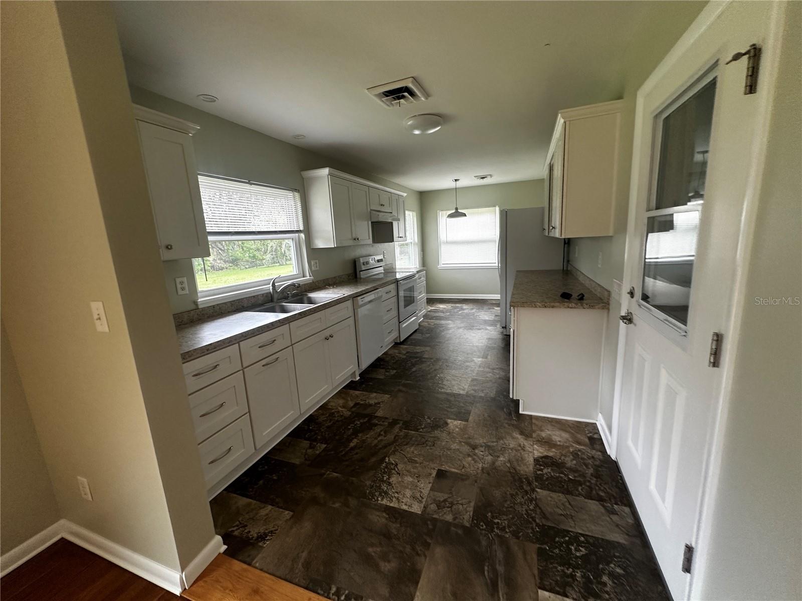 Image 3 of 9 For 510 28th Street