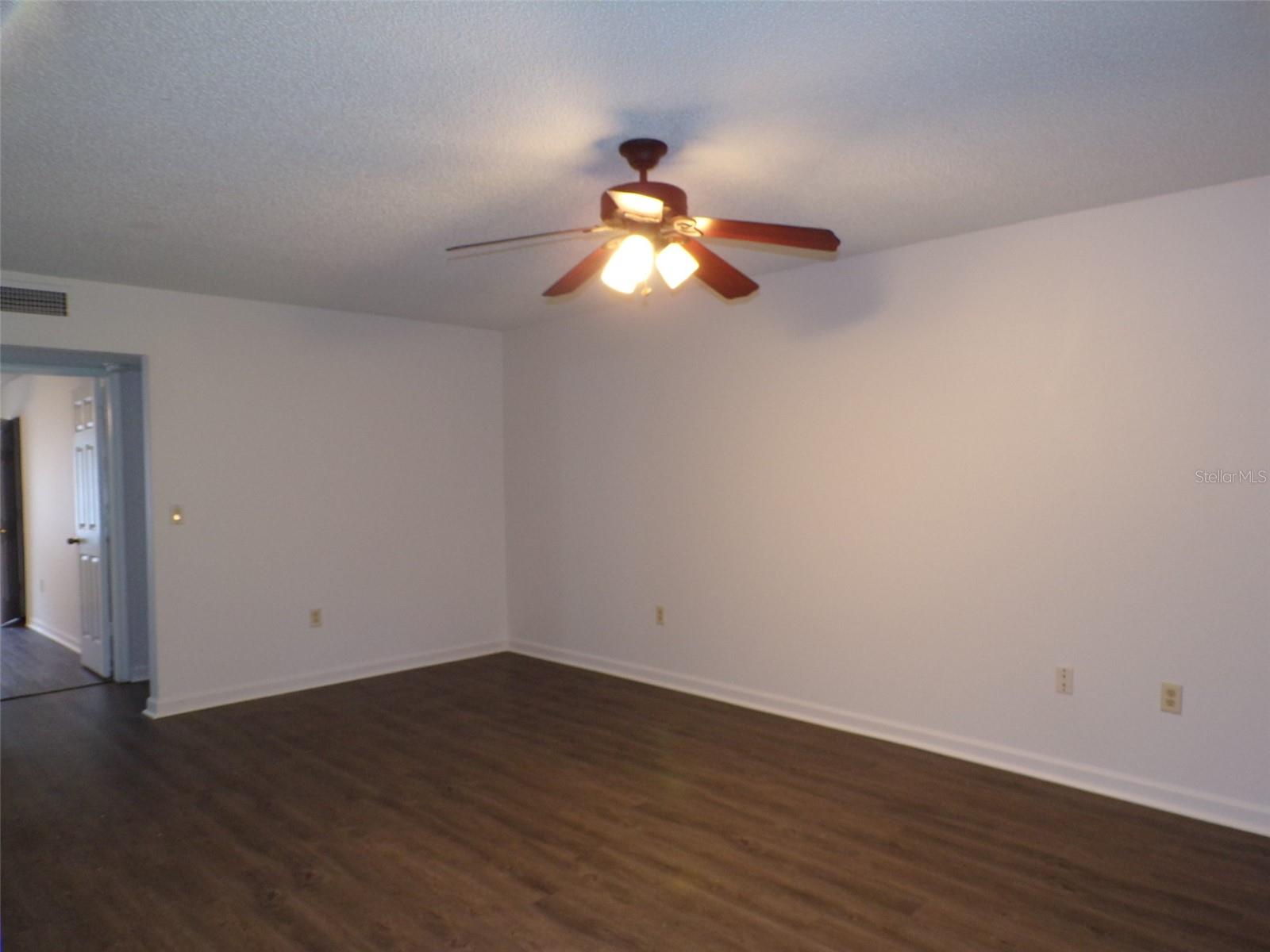 Image 14 of 28 For 4409 Semoran Boulevard 3