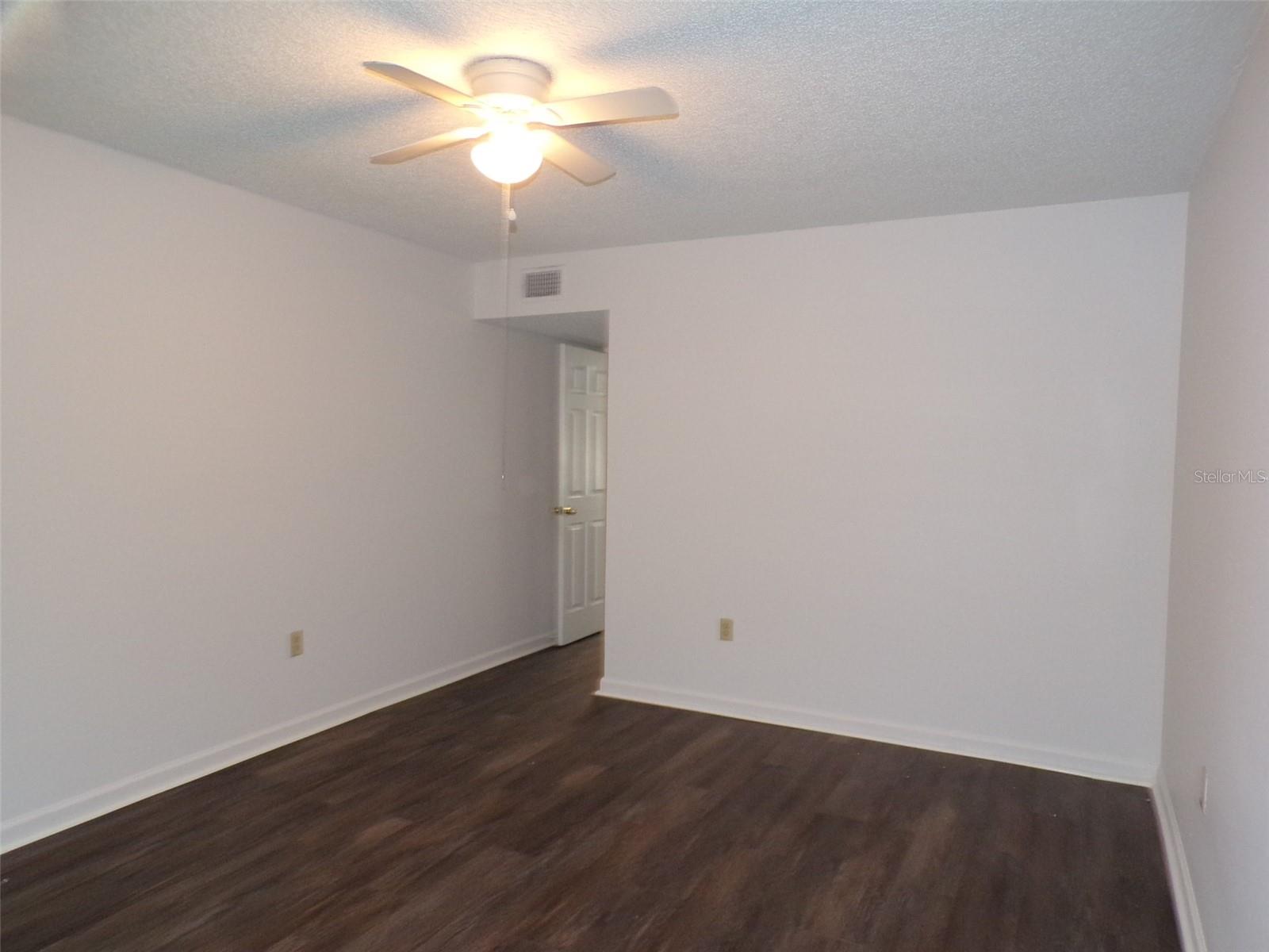 Image 15 of 28 For 4409 Semoran Boulevard 3