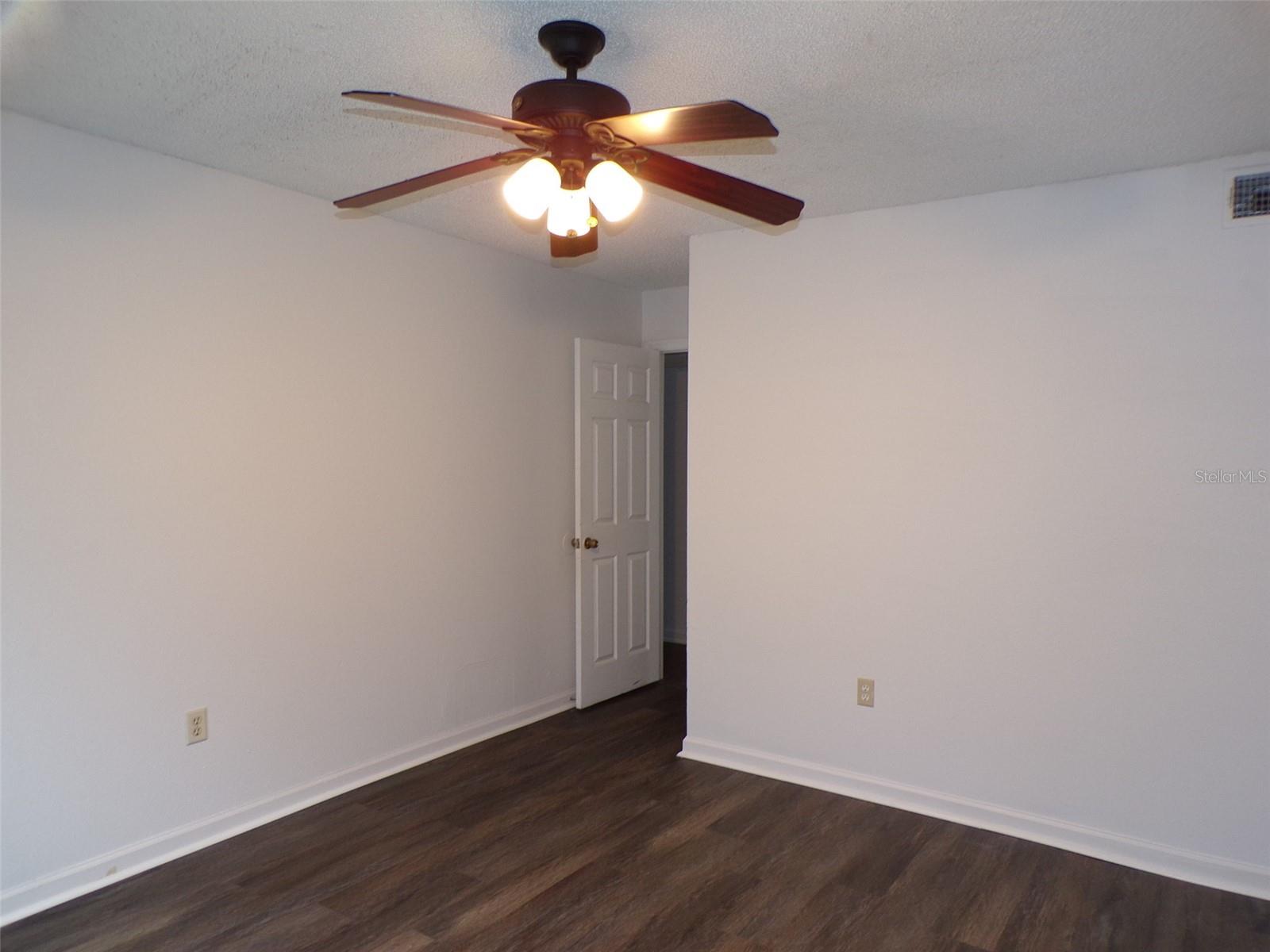 Image 18 of 28 For 4409 Semoran Boulevard 3