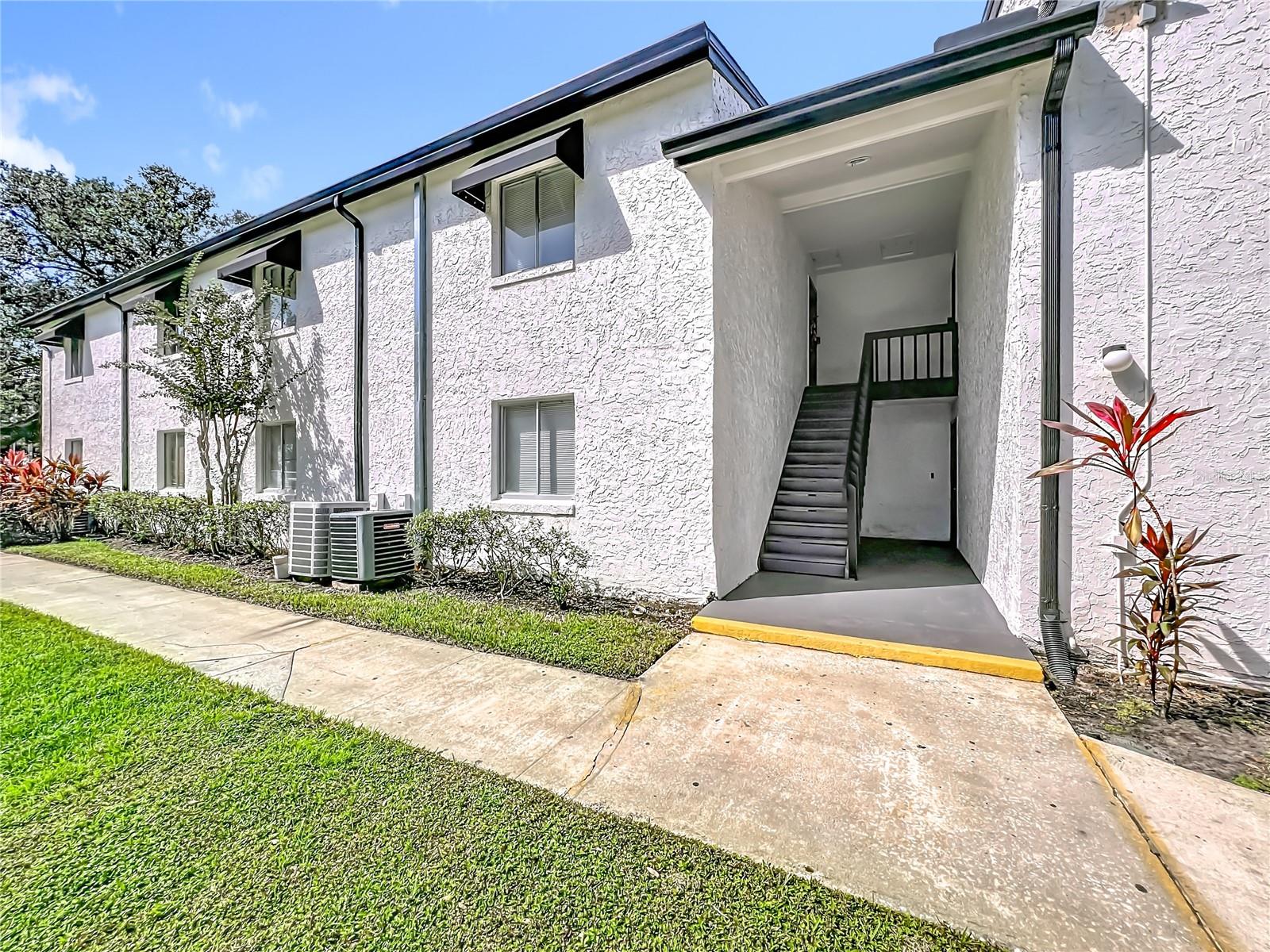 Image 4 of 28 For 4409 Semoran Boulevard 3