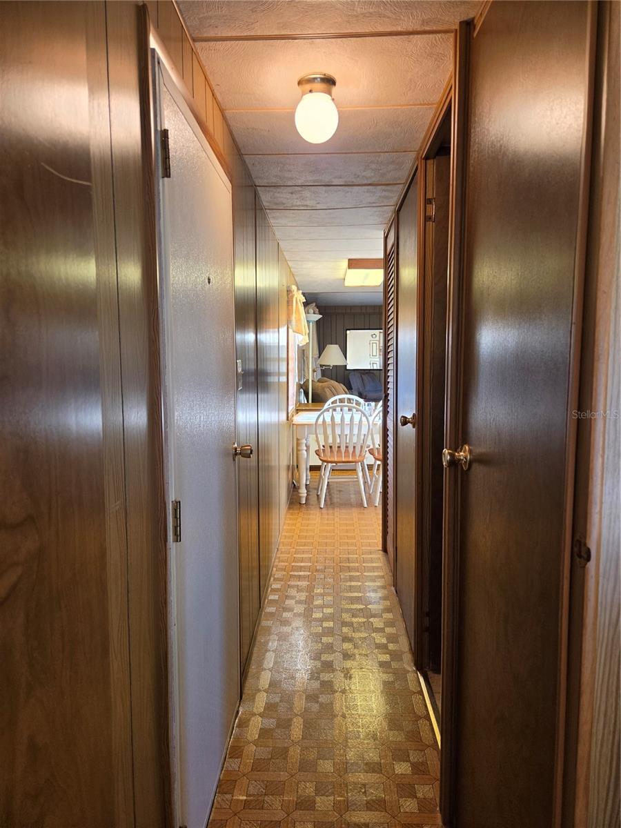 Listing photo id 11 for 17420 36th Lane