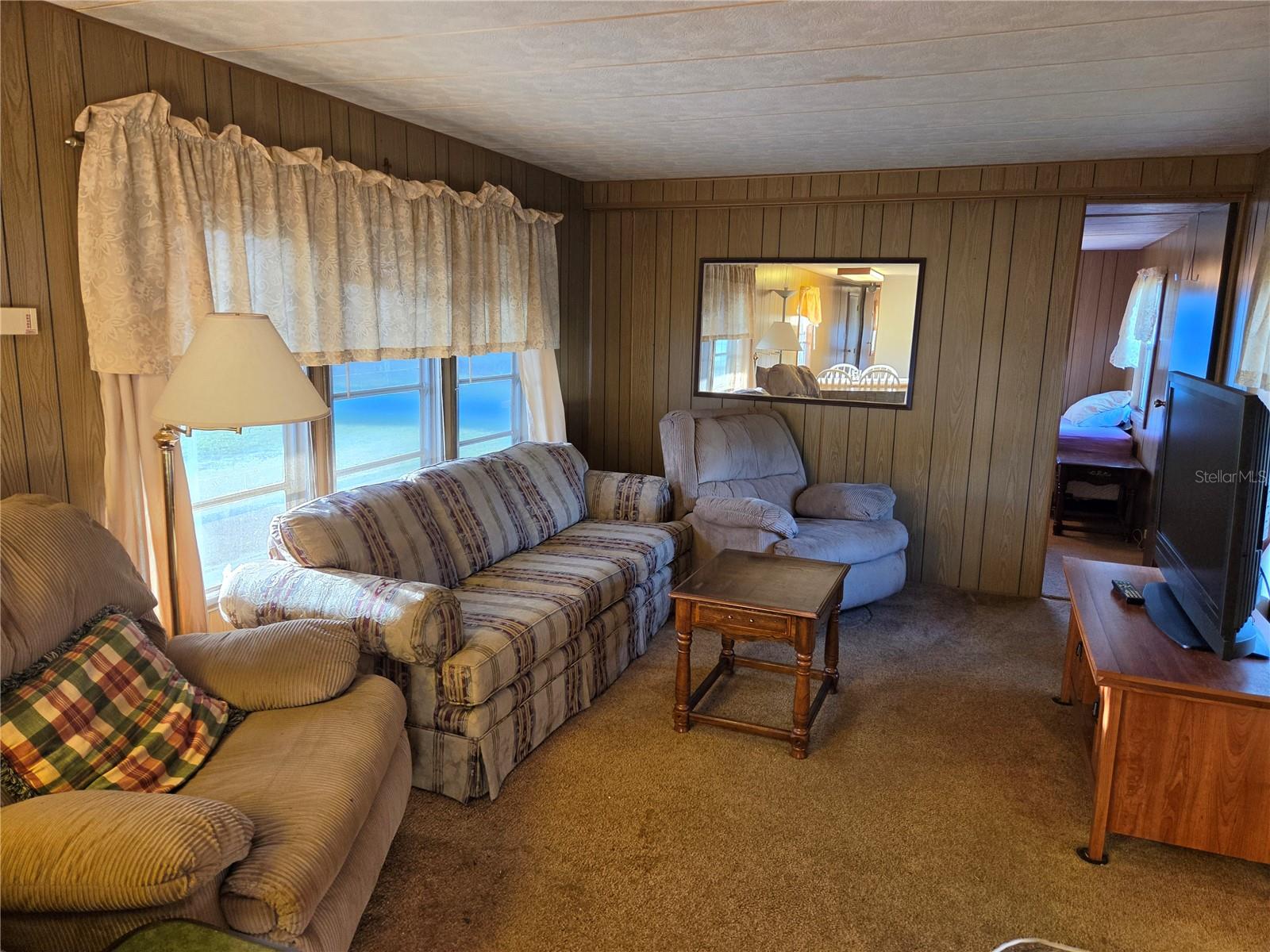 Listing photo id 12 for 17420 36th Lane