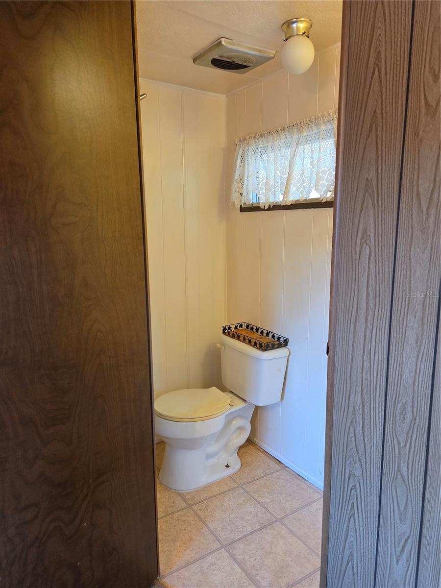 Listing photo id 14 for 17420 36th Lane