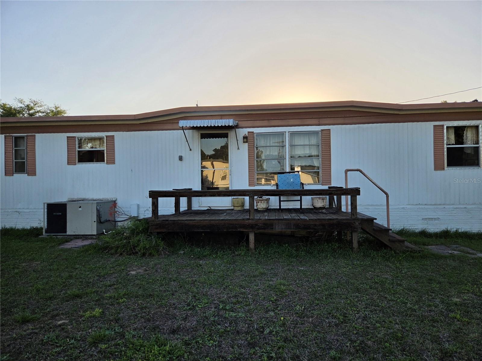 Listing photo id 1 for 17420 36th Lane