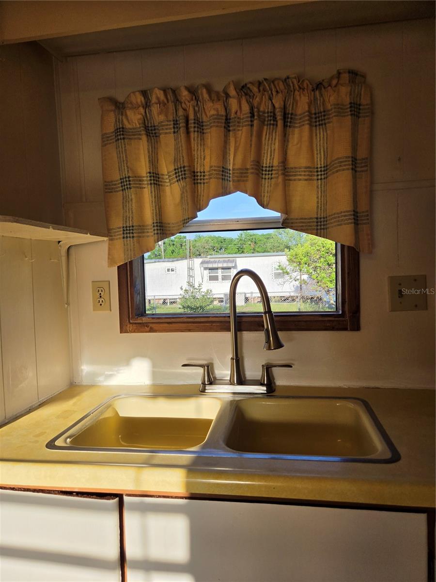 Listing photo id 3 for 17420 36th Lane