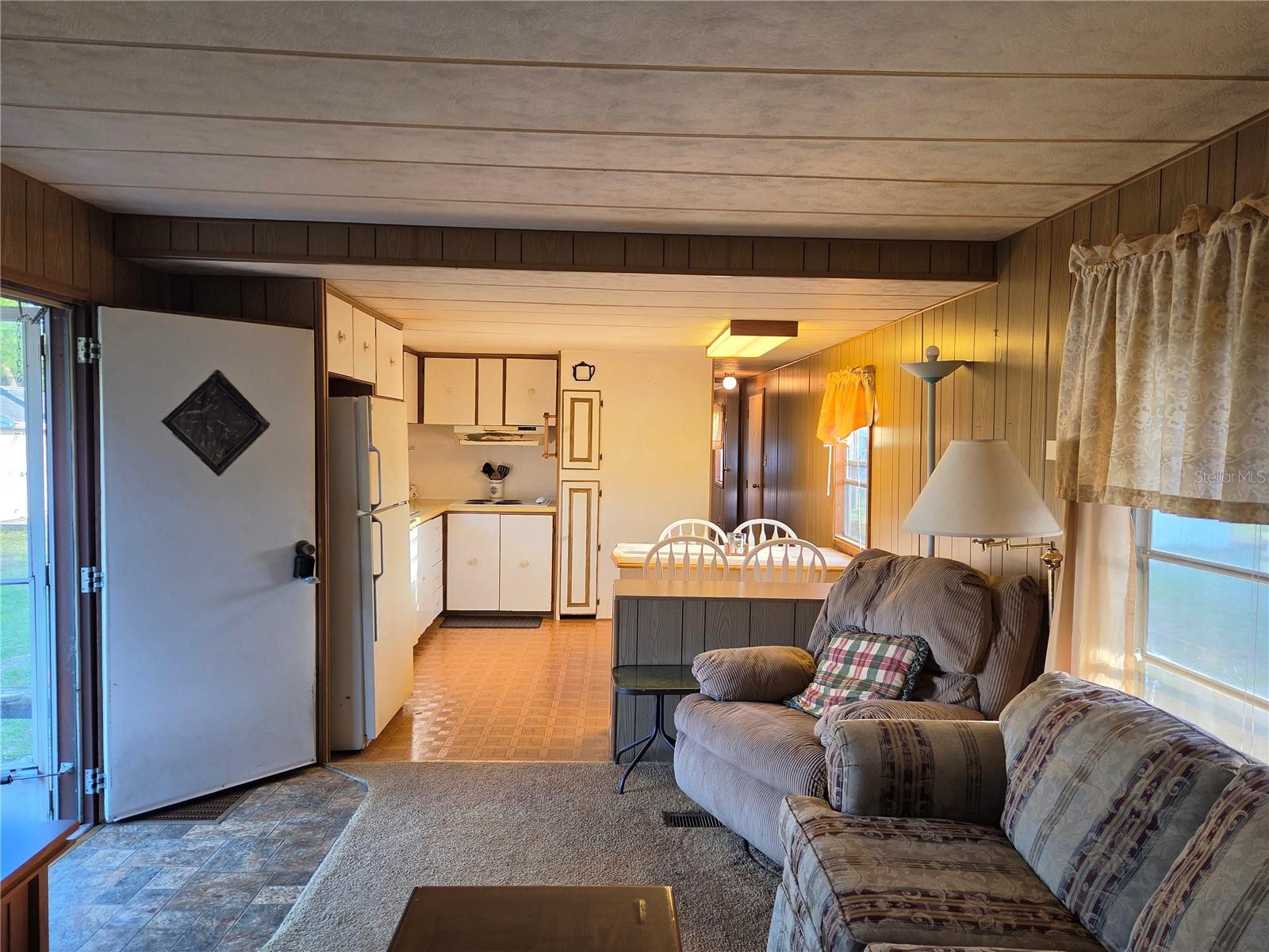 Listing photo id 4 for 17420 36th Lane