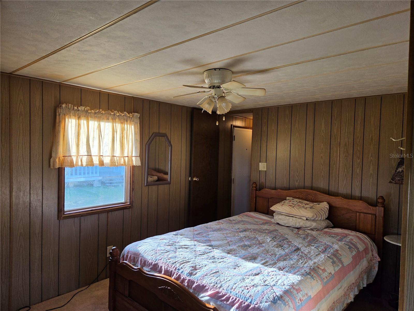 Listing photo id 7 for 17420 36th Lane