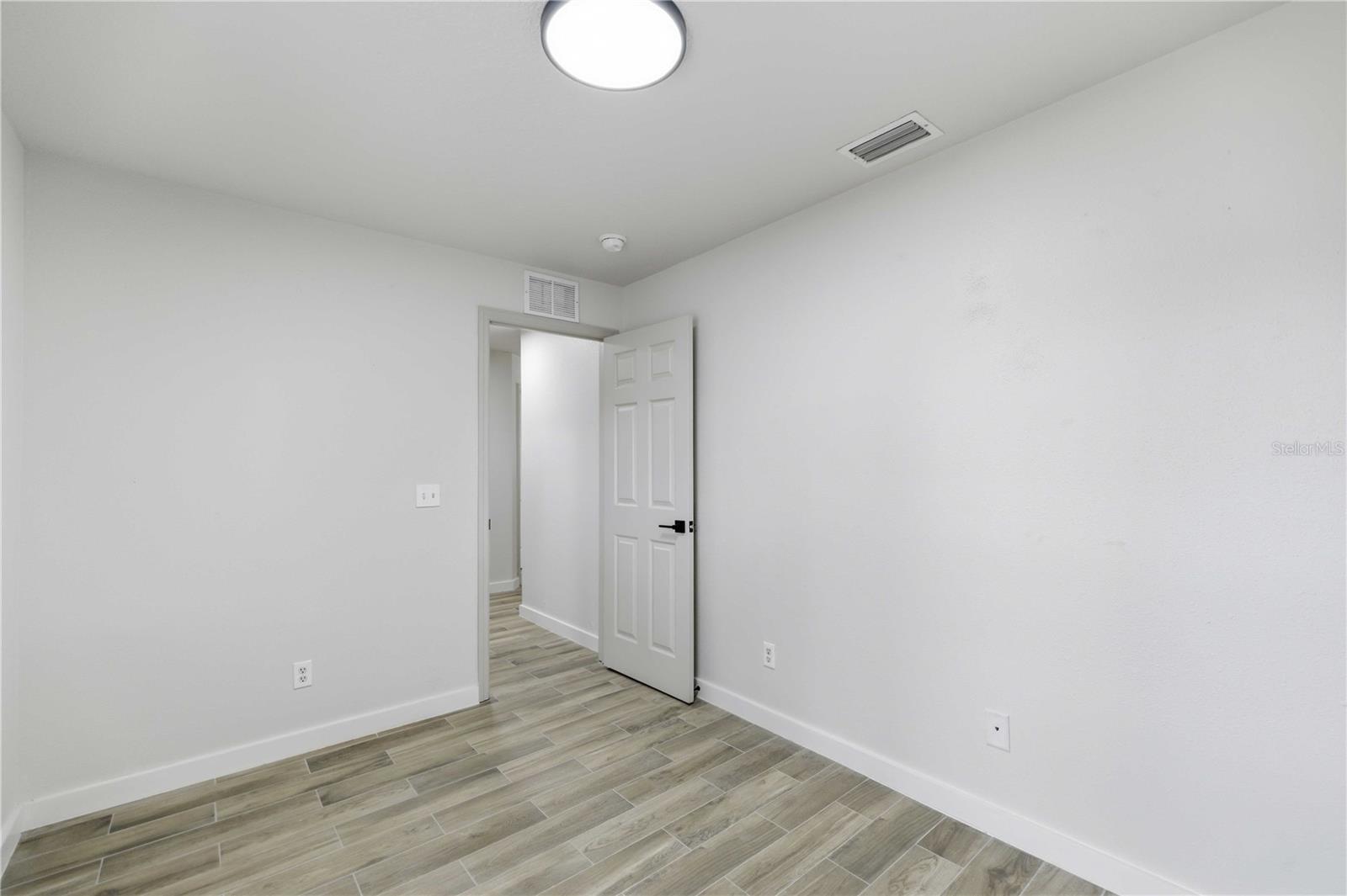 Image 14 of 19 For 712 26th Street