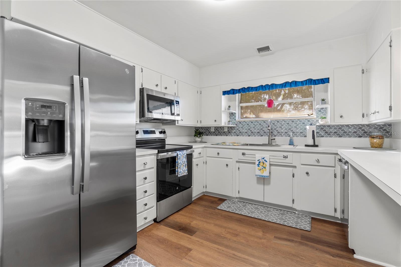 Image 12 of 41 For 3321 2nd Street