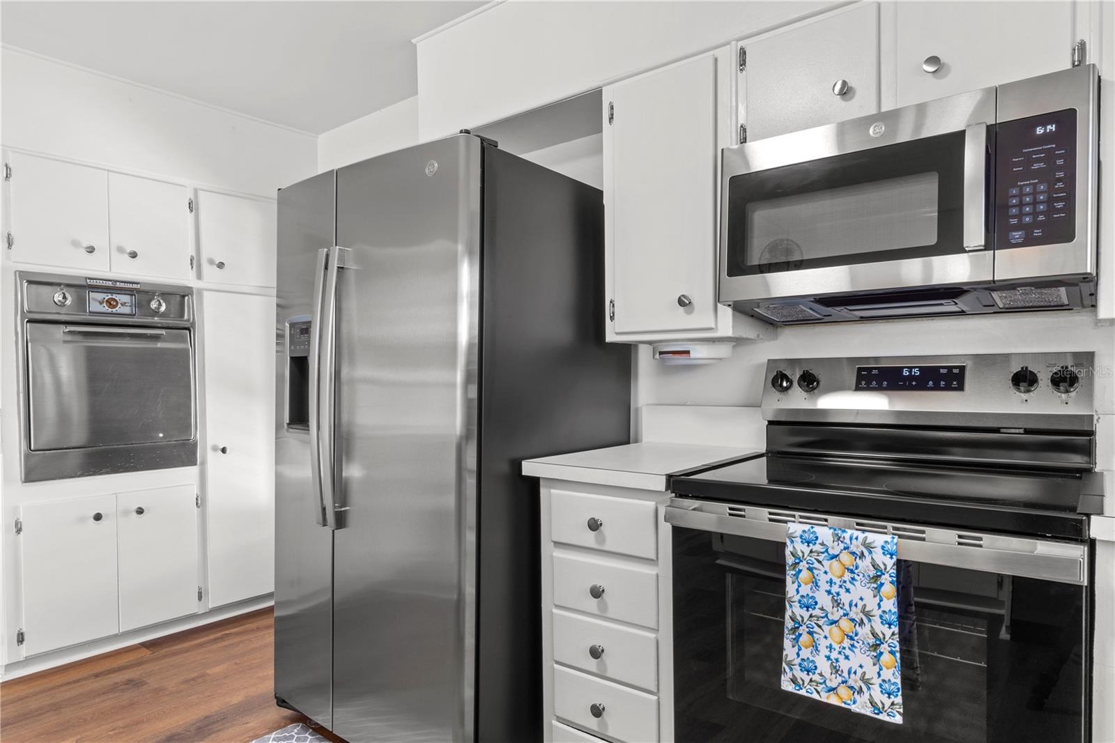 Image 15 of 41 For 3321 2nd Street