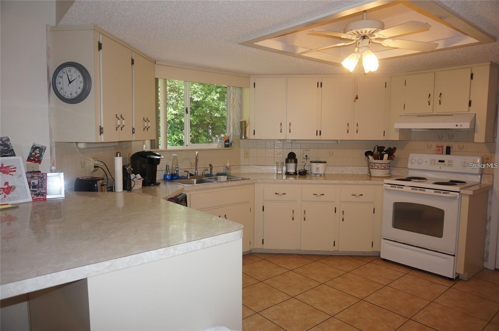 Image 2 of 21 For 10819 83rd Court