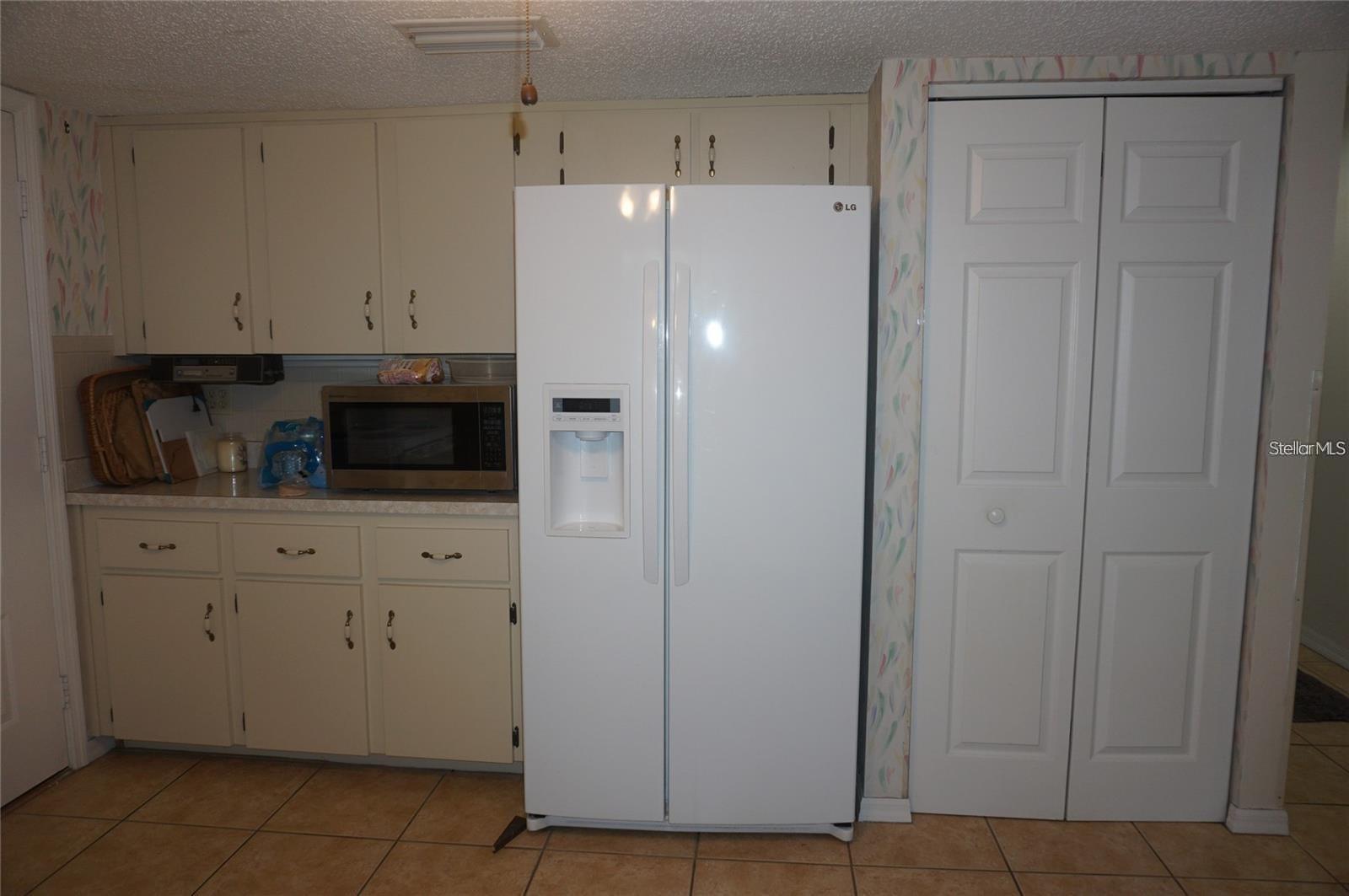 Image 4 of 21 For 10819 83rd Court