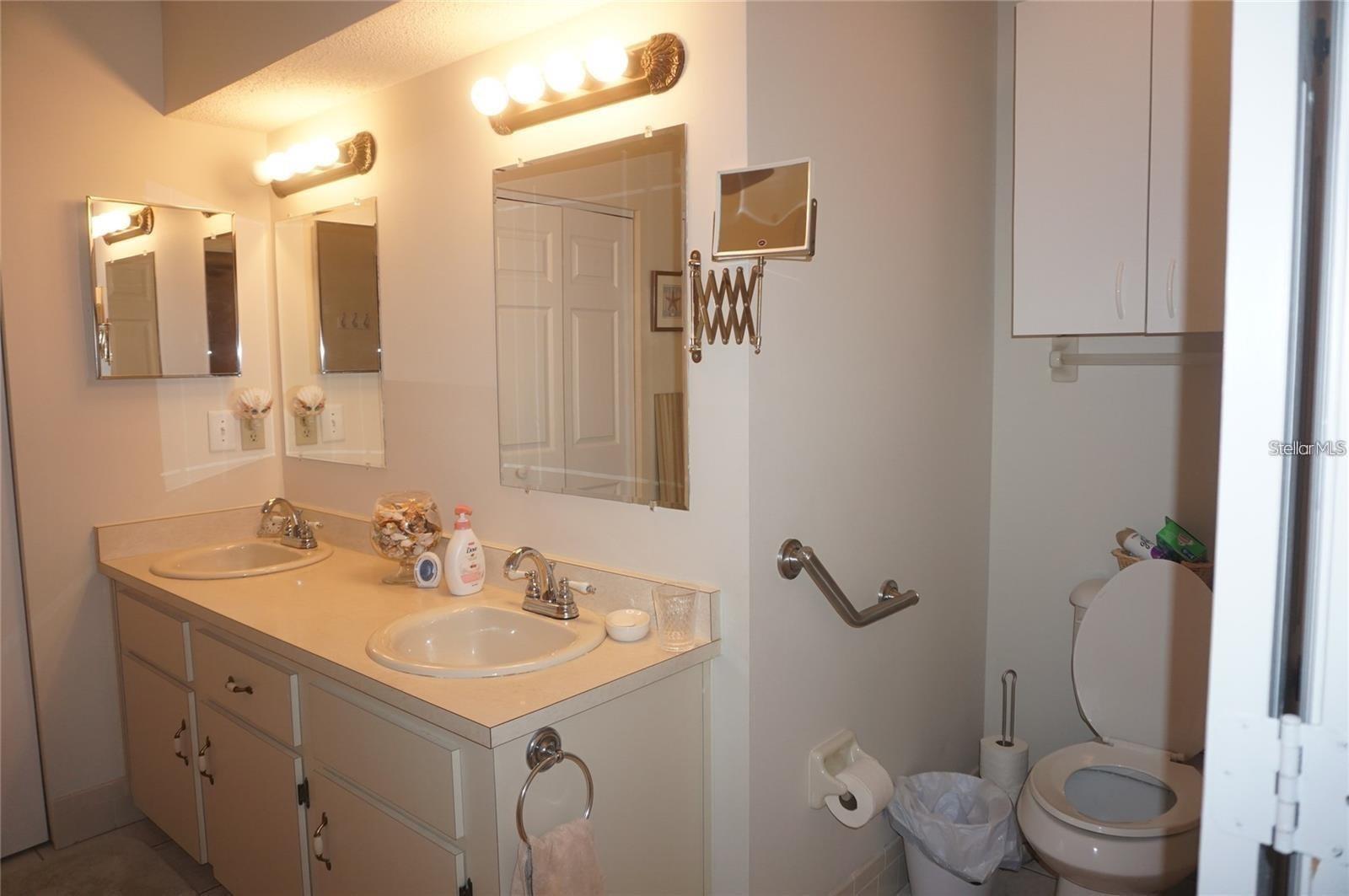 Image 8 of 21 For 10819 83rd Court