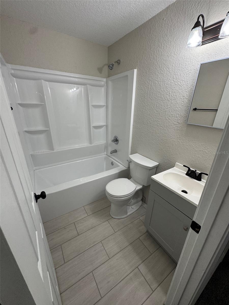 Image 10 of 13 For 1199-1199 Bentley Road 4