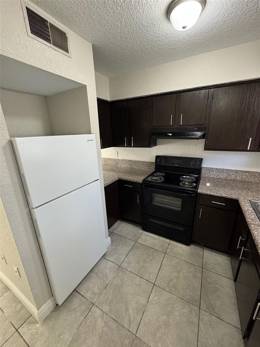 Image 2 of 13 For 1199-1199 Bentley Road 4