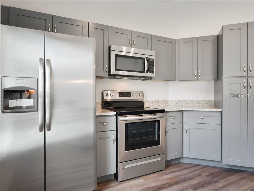 Image 5 of 22 For 17399 25th Circle