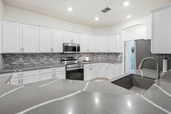 Image 11 of 26 For 4909 107 Loop