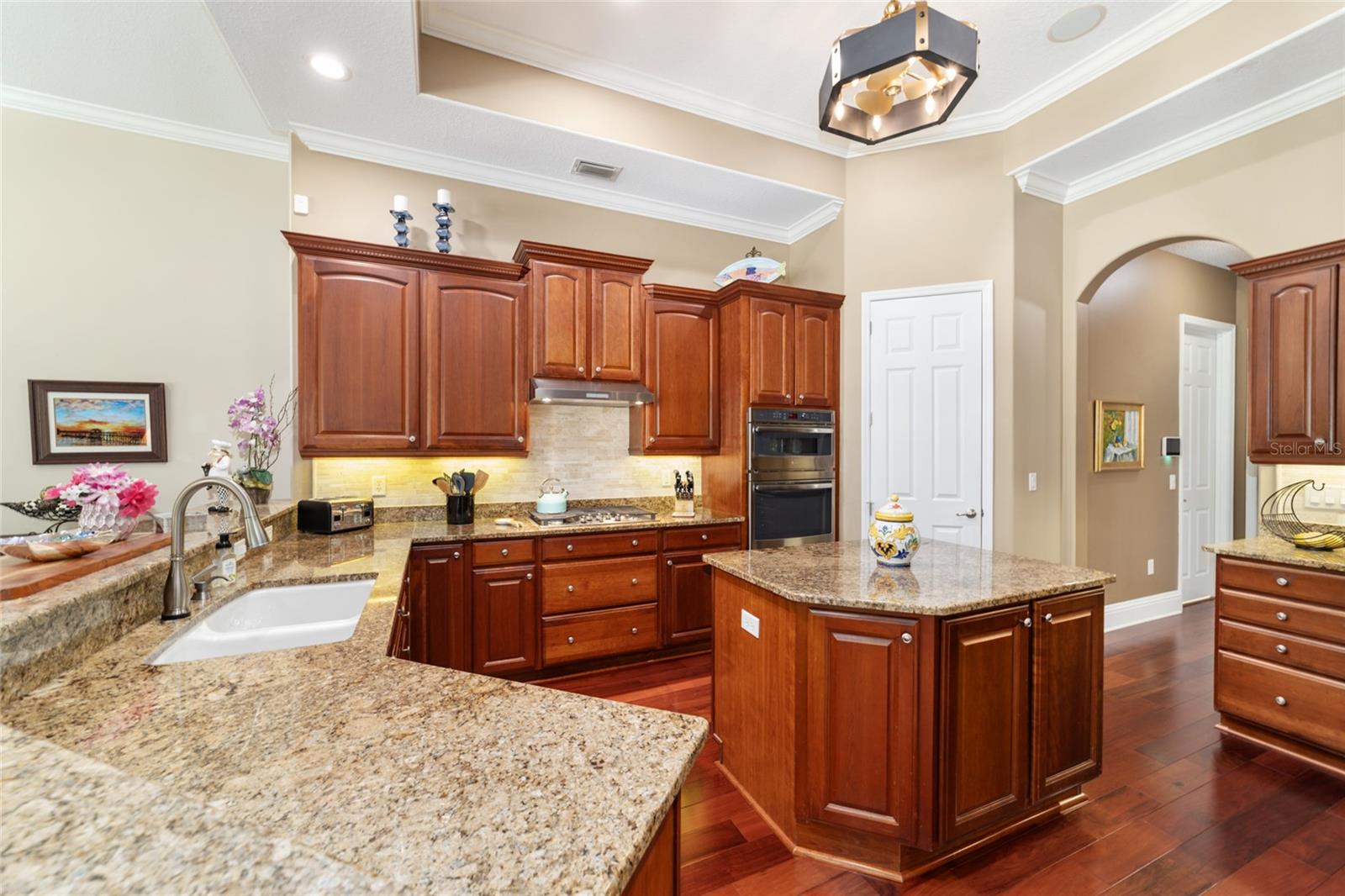 Image 17 of 55 For 4352 6th Avenue