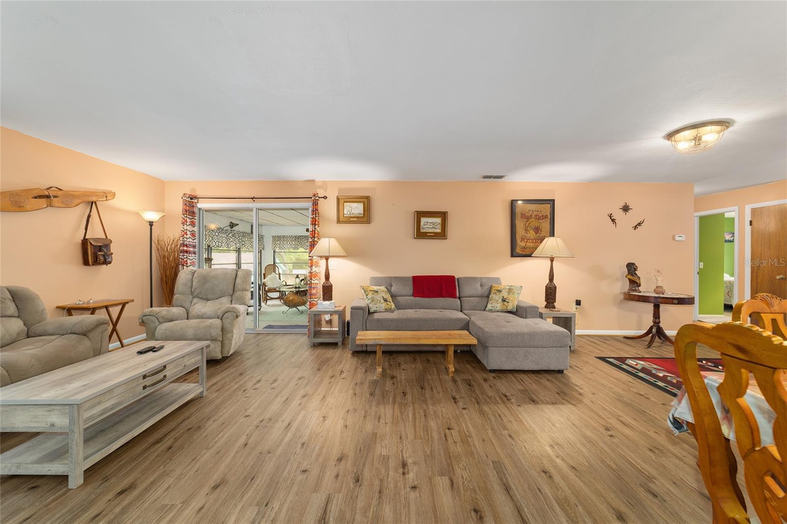 Image 16 of 67 For 17440 18th Street