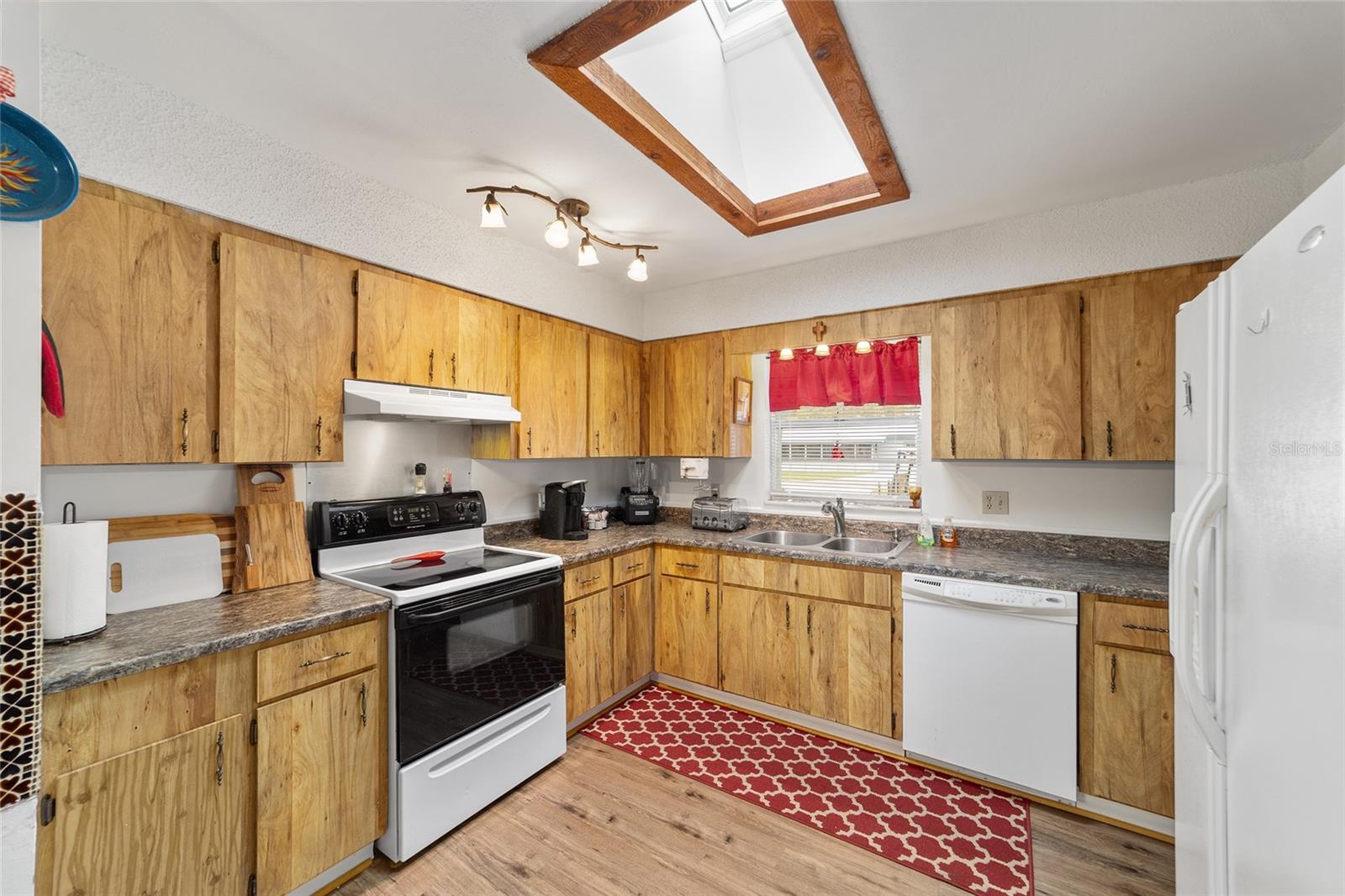 Image 27 of 67 For 17440 18th Street