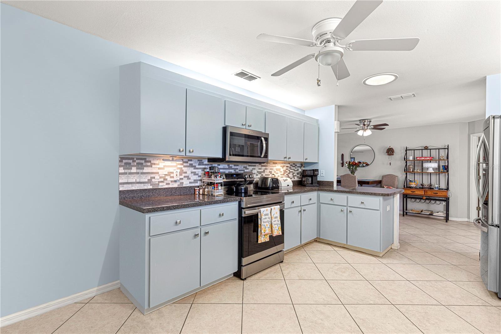 Image 23 of 75 For 8475 137th Loop