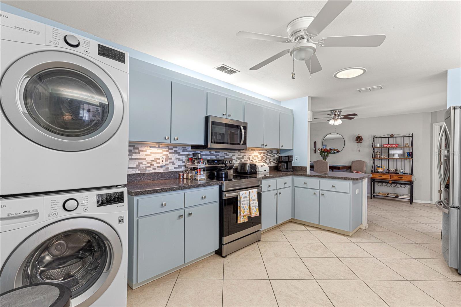 Image 24 of 75 For 8475 137th Loop