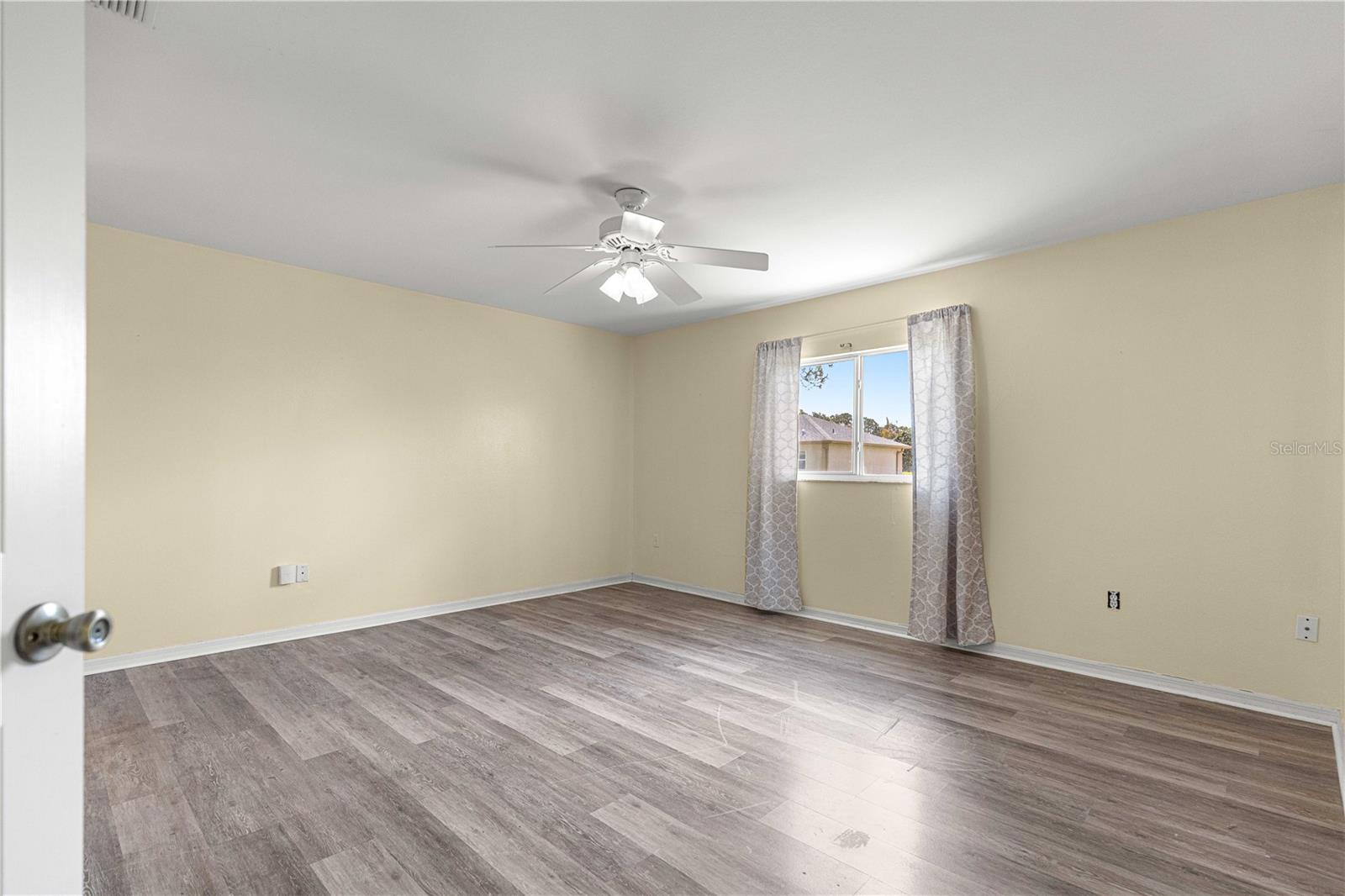 Image 25 of 75 For 8475 137th Loop