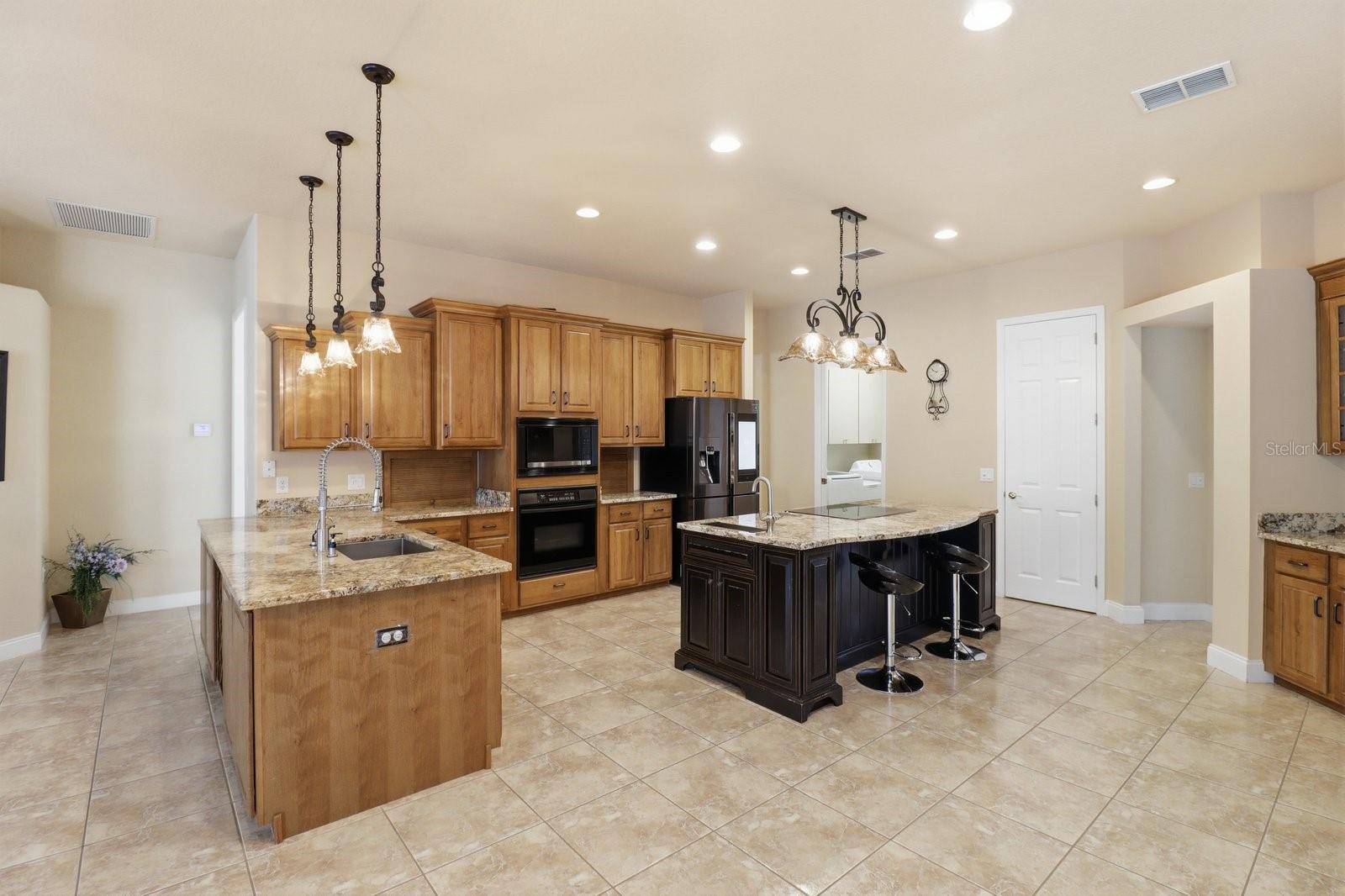 Image 13 of 60 For 2125 25th Loop