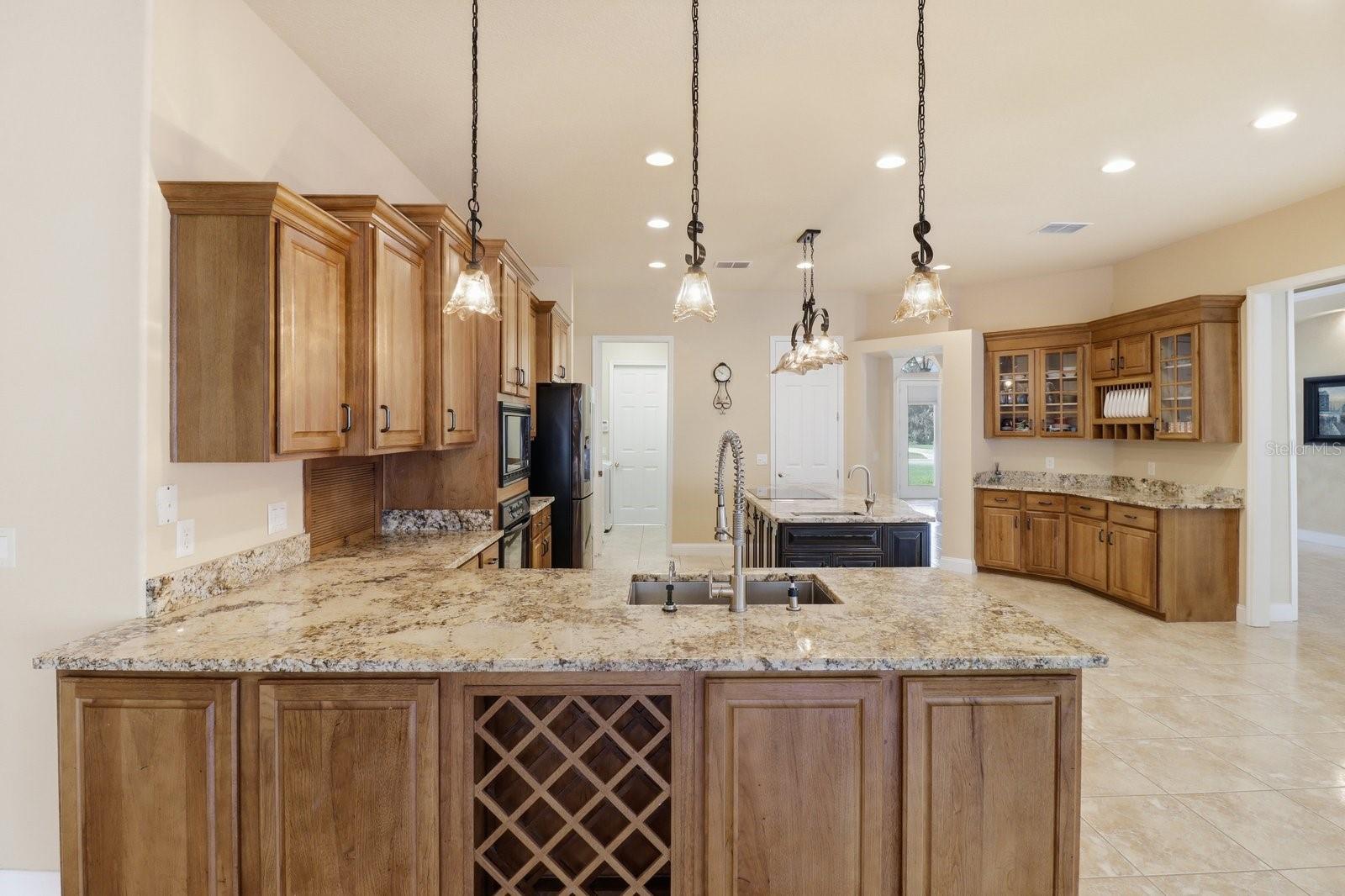 Image 14 of 60 For 2125 25th Loop