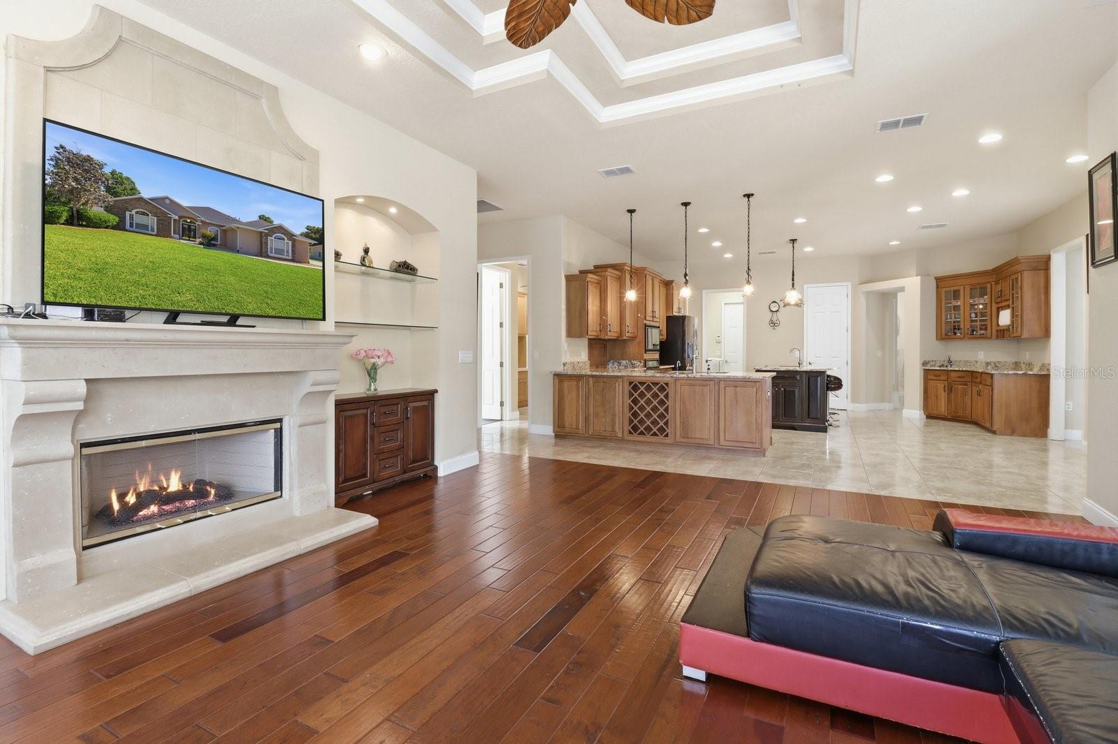 Image 26 of 60 For 2125 25th Loop