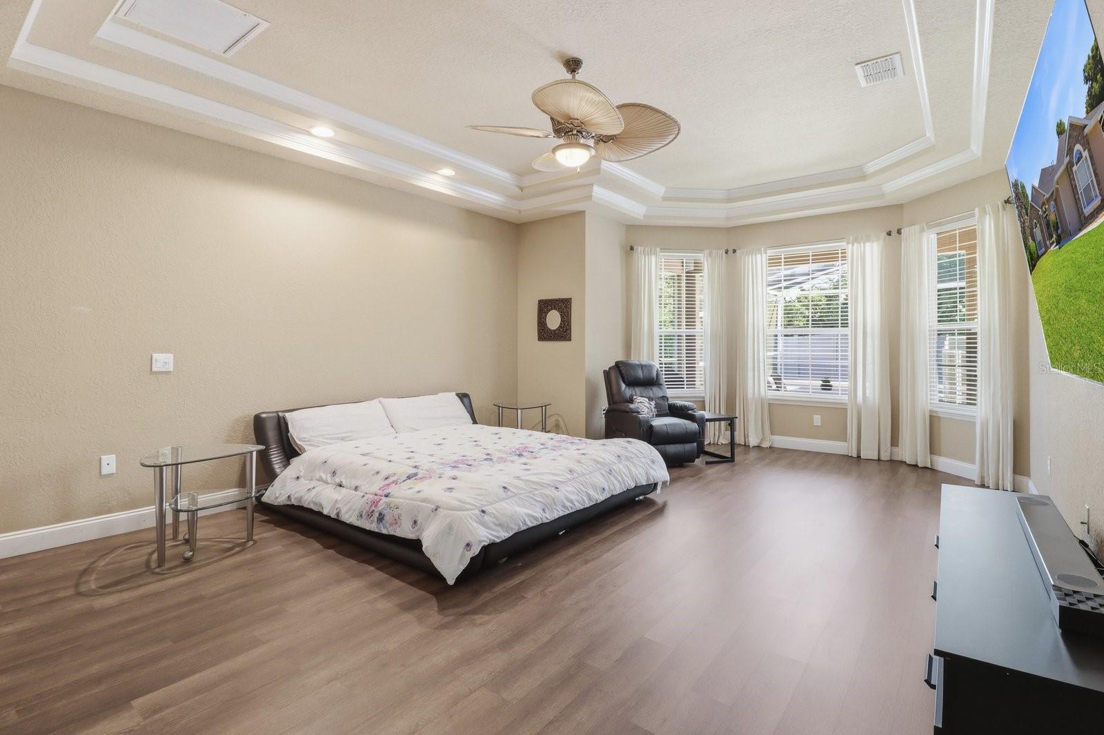 Image 27 of 60 For 2125 25th Loop