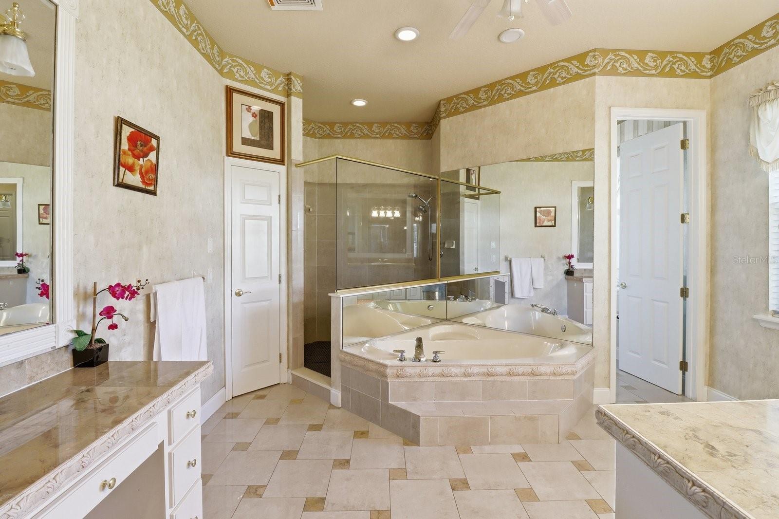 Image 29 of 60 For 2125 25th Loop