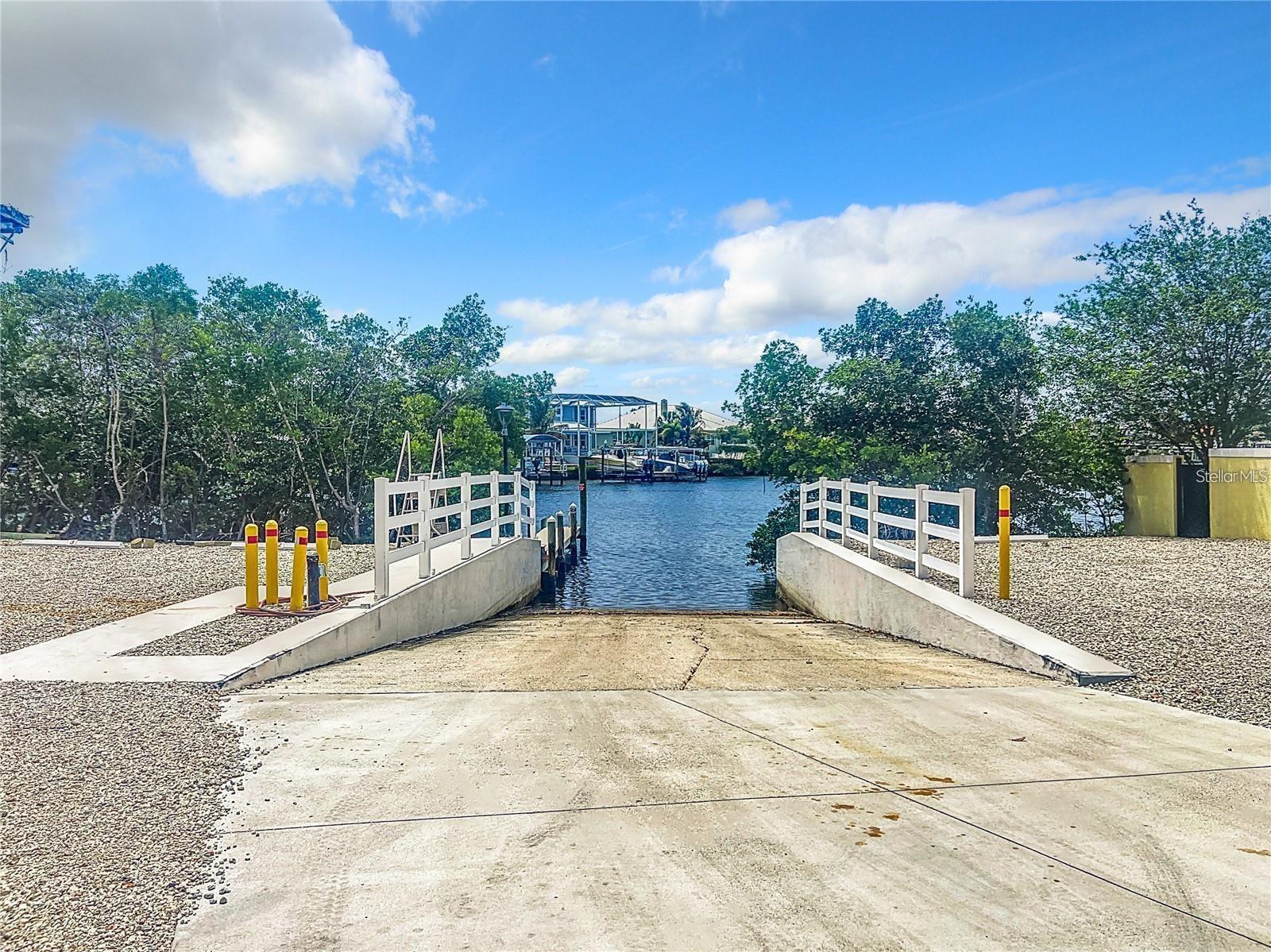 Image 13 of 26 For 962 Symphony Isles Boulevard