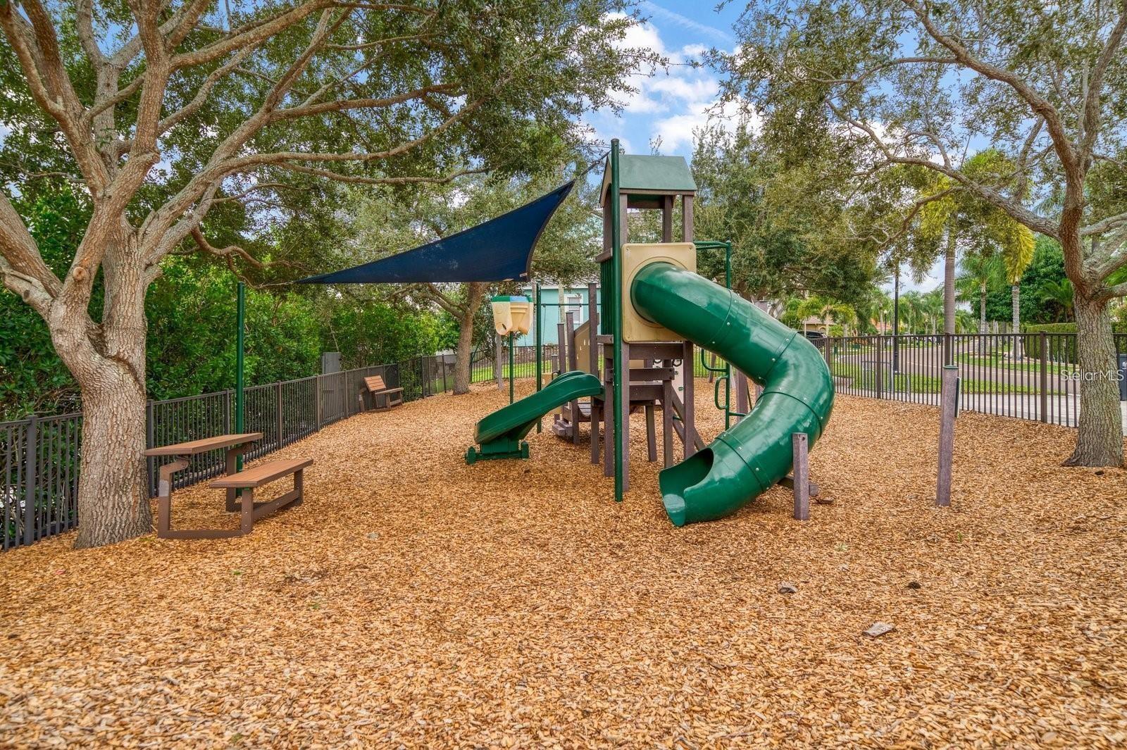 Image 15 of 26 For 962 Symphony Isles Boulevard