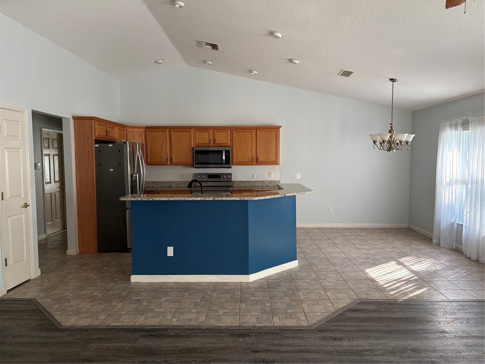 Image 8 of 32 For 2758 Century Boulevard