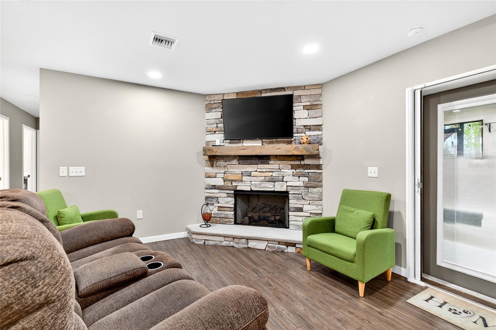 Image 12 of 95 For 14271 47th Avenue