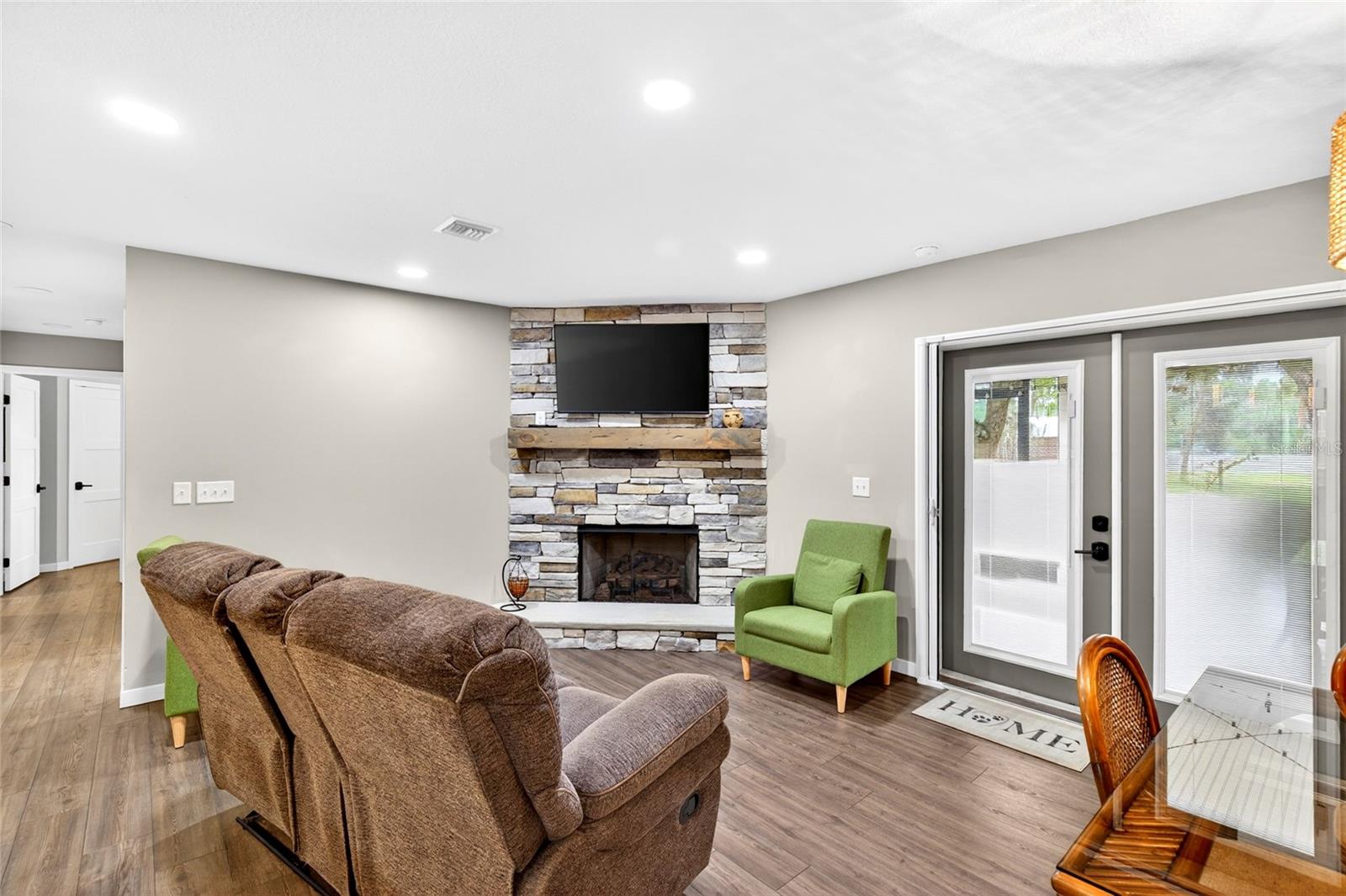 Image 13 of 95 For 14271 47th Avenue