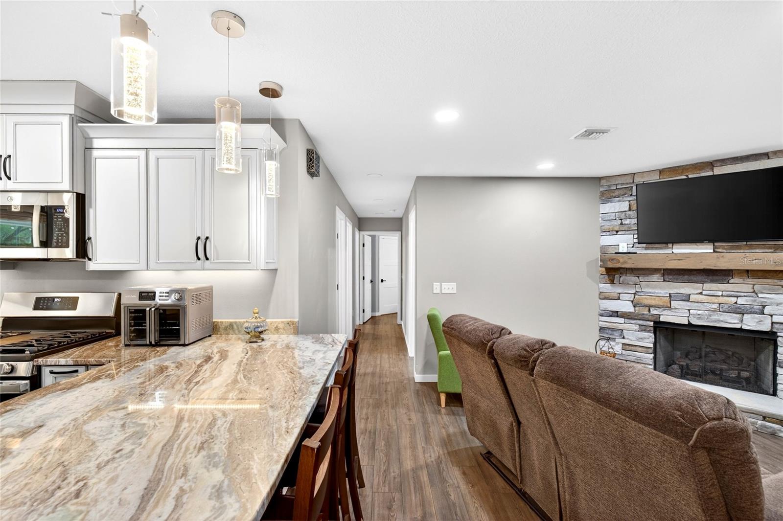 Image 16 of 95 For 14271 47th Avenue