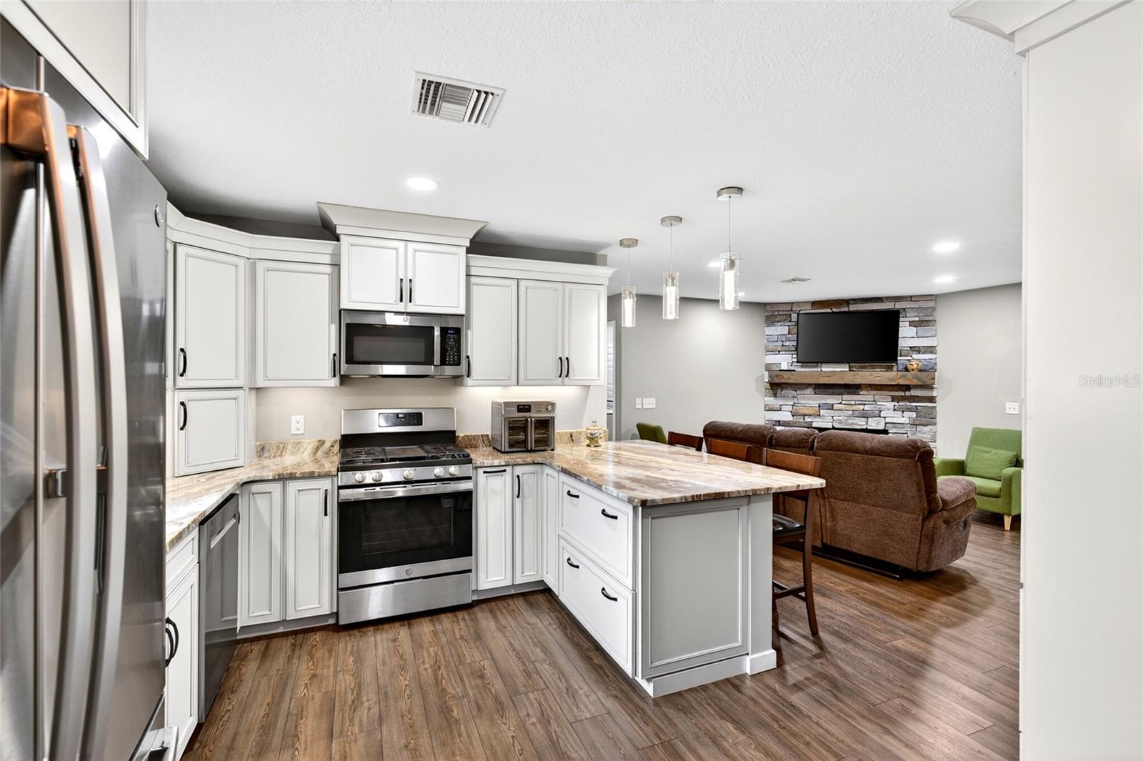 Image 5 of 95 For 14271 47th Avenue