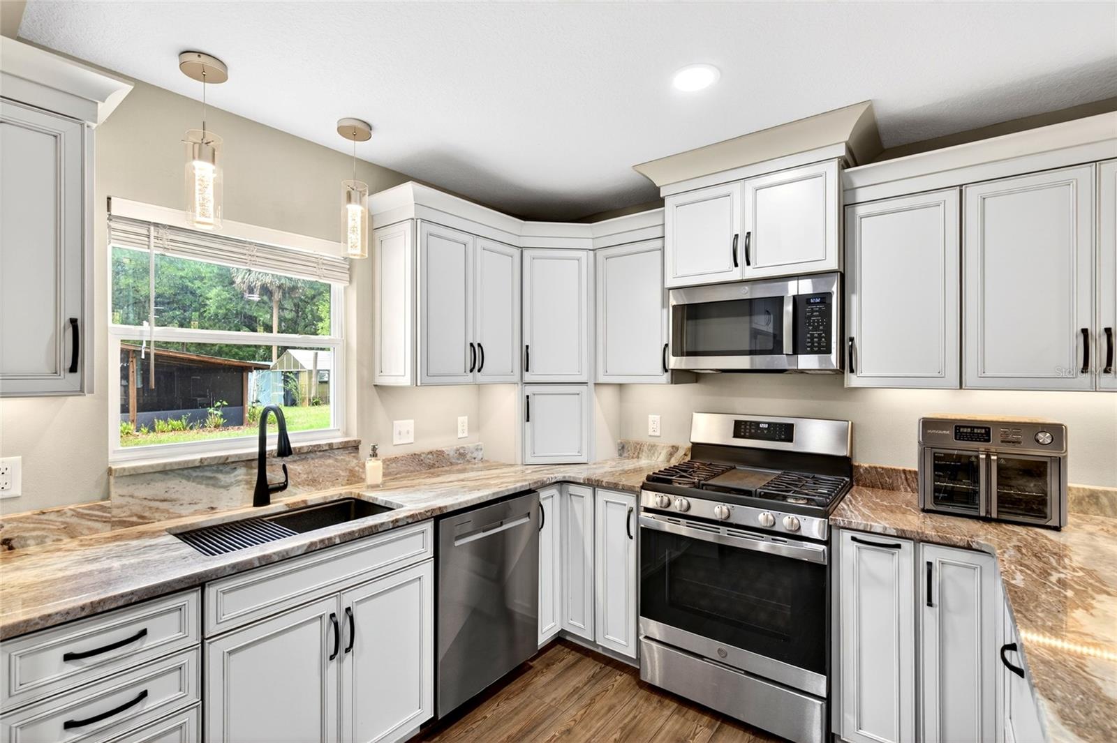 Image 7 of 95 For 14271 47th Avenue