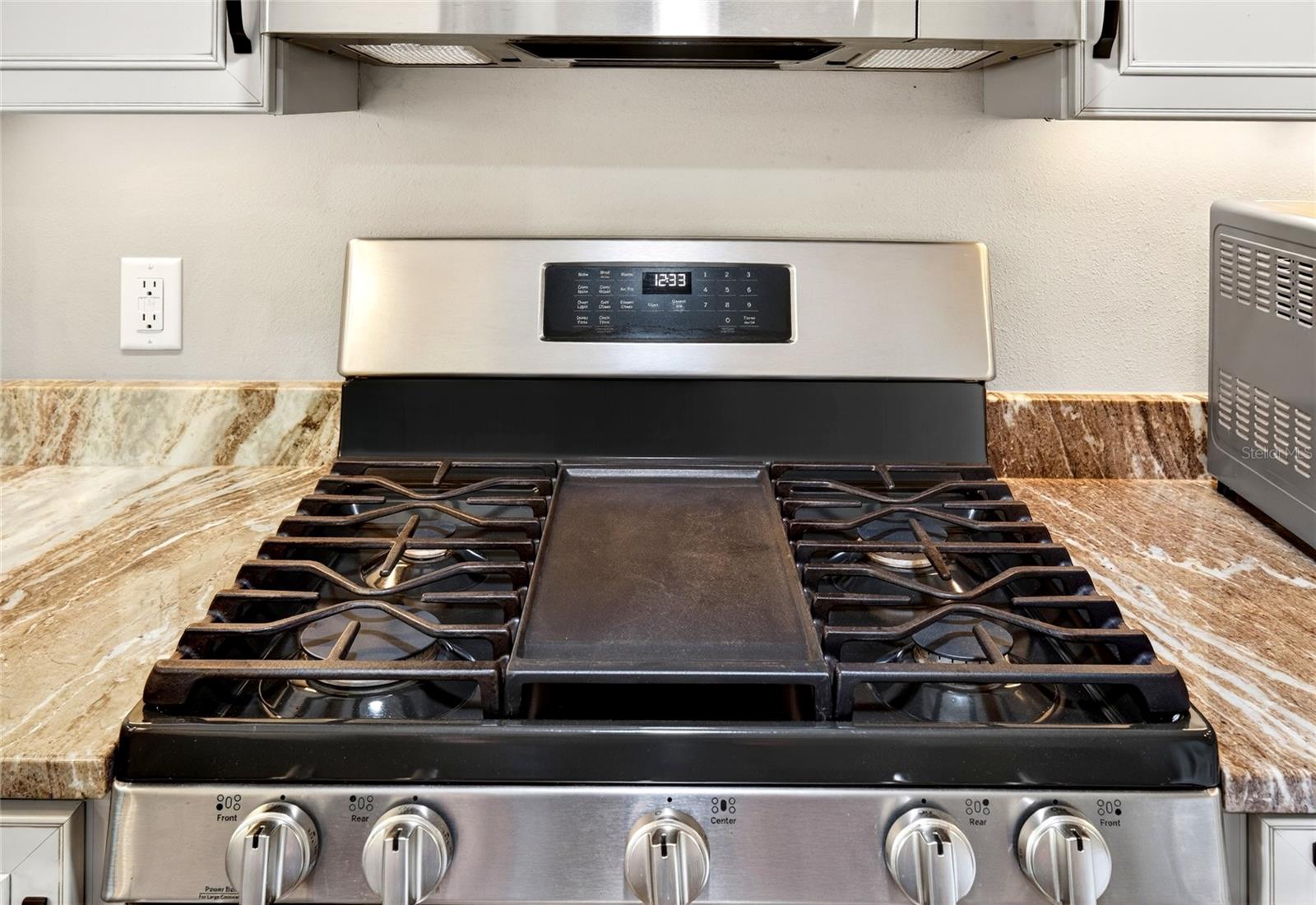 Image 8 of 95 For 14271 47th Avenue